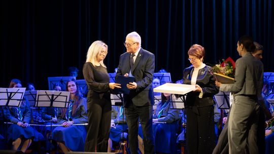 Wyróżnienie Animatorka roku Monika Drozdowska Powiatowa Gala Wolontariatu.jpg