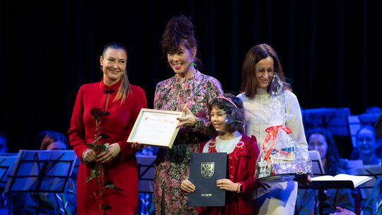 Wyróżnienie Grupa wolontariuszy Zmienni Odmienni Przyjaciele Tczewska Gala Wolontariatu.jpg